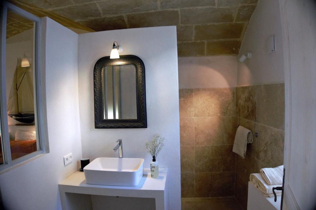 Les Canisses, Magnifique Appartement Avec Terrasse Au Coeur D'Uzès المظهر الخارجي الصورة