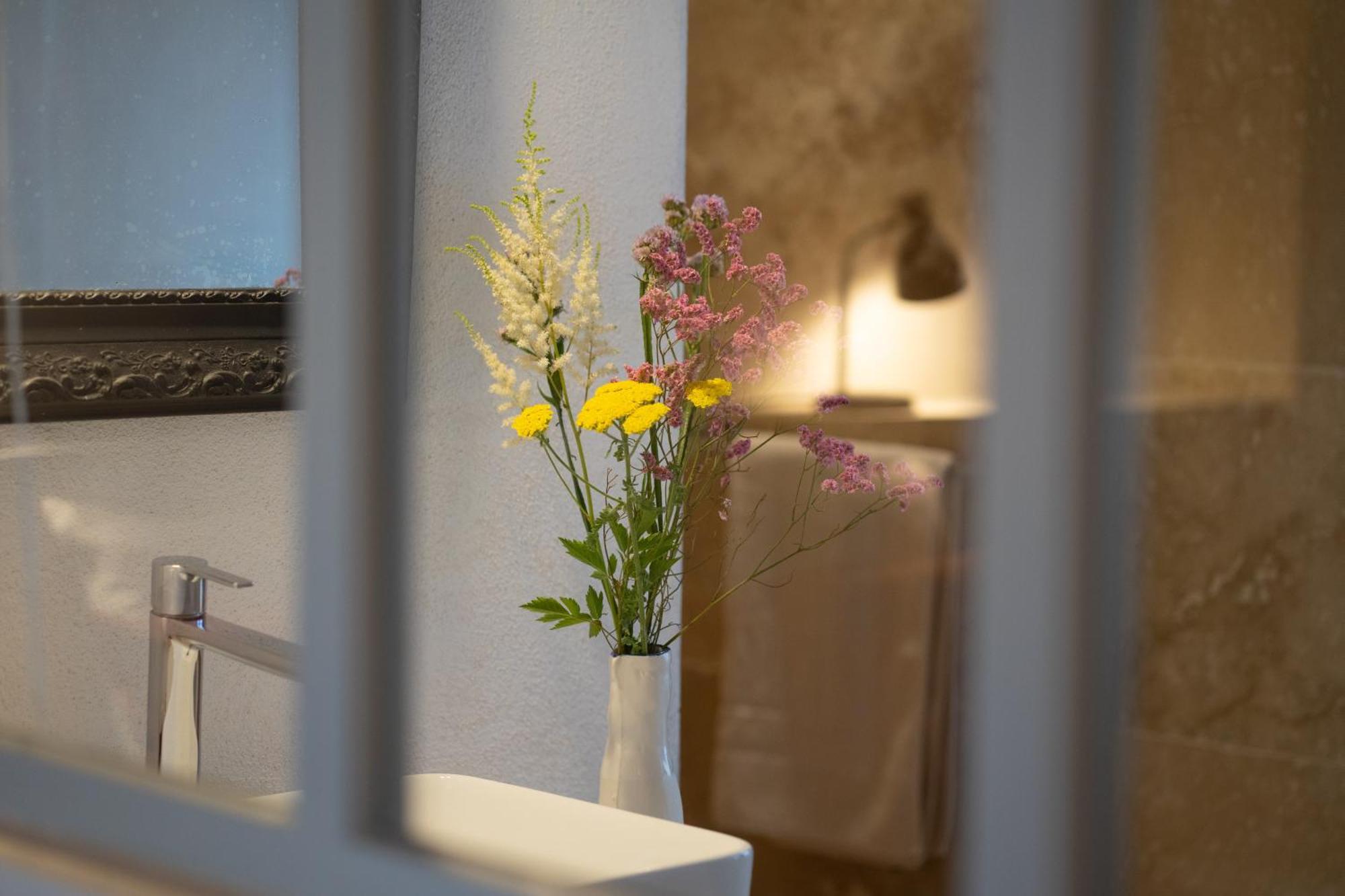 Les Canisses, Magnifique Appartement Avec Terrasse Au Coeur D'Uzès المظهر الخارجي الصورة